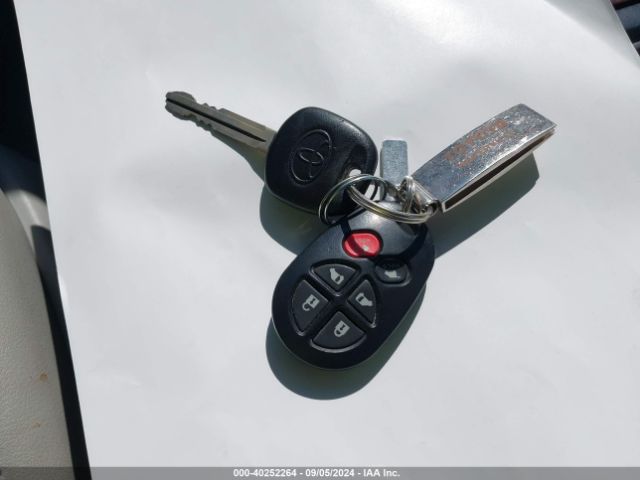 5TDYK3DC4ES511038 Toyota Sienna Xle V6 8 Passenger