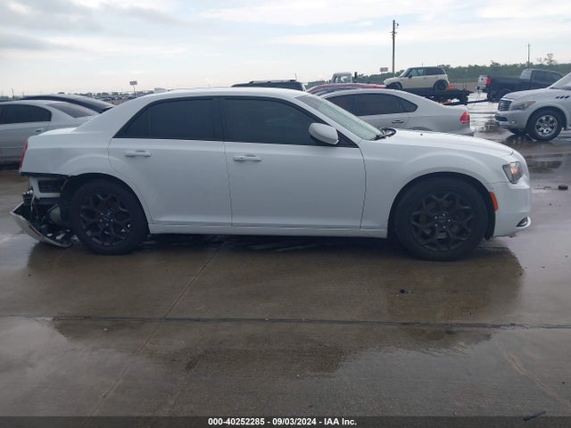 2C3CCAGG5KH569801 Chrysler 300 300s Awd