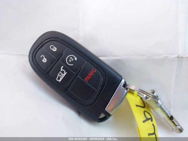 1C4PJMCS2FW755527 Jeep Cherokee Latitude