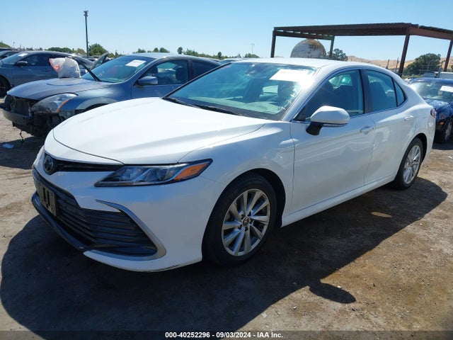 Toyota CAMRY LE 2022 4T1R11AK6NU654619 Image 2