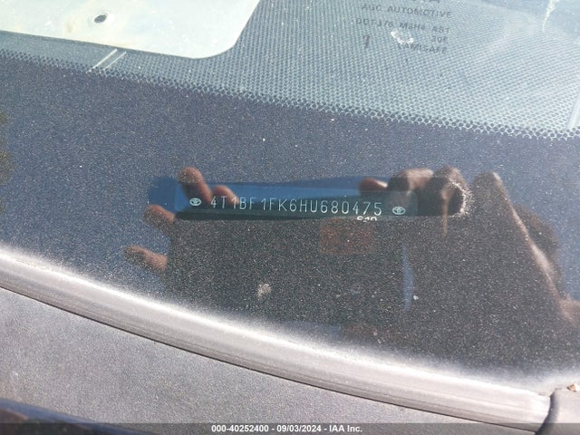 4T1BF1FK6HU680475 Toyota CAMRY SE