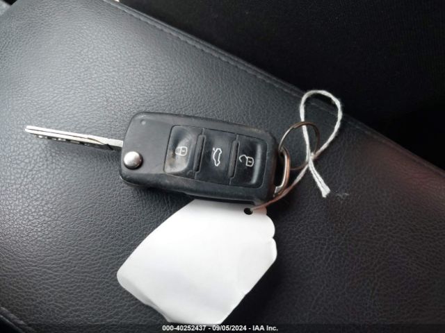 3VW2K7AJ8FM204437 Volkswagen Jetta 2.0l S