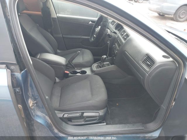 3VW2K7AJ8FM204437 Volkswagen Jetta 2.0l S
