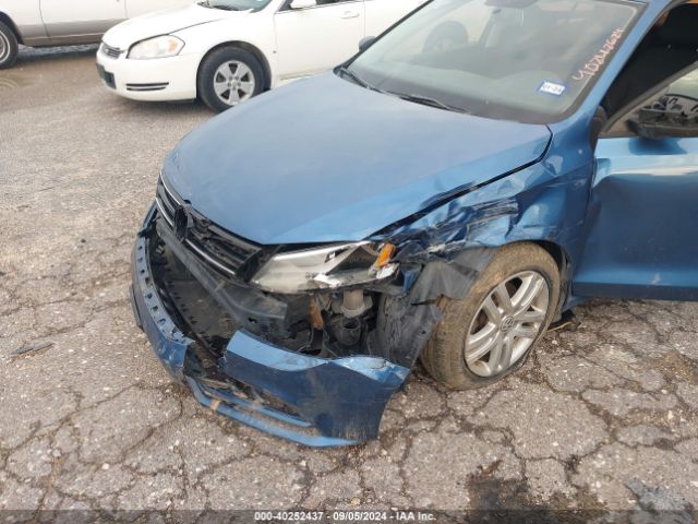 3VW2K7AJ8FM204437 Volkswagen Jetta 2.0l S