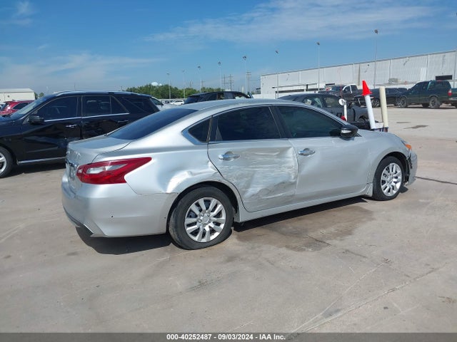 Nissan Altima 2.5 S 2018 1N4AL3AP8JC115444 Image 4