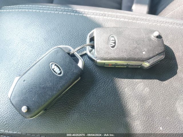 KNDPMCAC3M7942666 KIA Sportage Lx