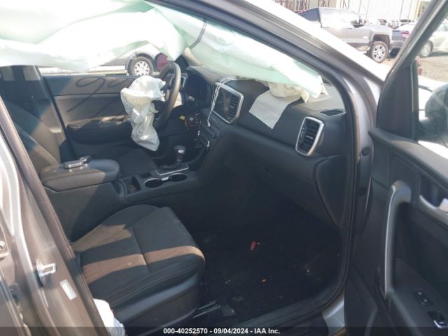 KNDPMCAC3M7942666 KIA Sportage Lx