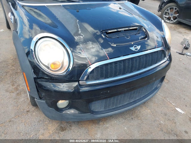 2010 MINI COOPER S CLUBMAN WMWMM3C57ATP93874 Photo 5
