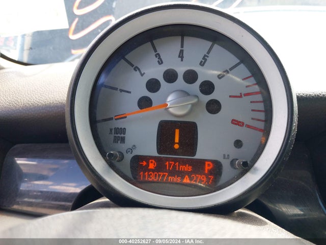 2010 MINI COOPER S CLUBMAN WMWMM3C57ATP93874 Photo 6