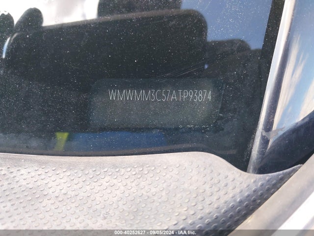 2010 MINI COOPER S CLUBMAN WMWMM3C57ATP93874 Photo 8