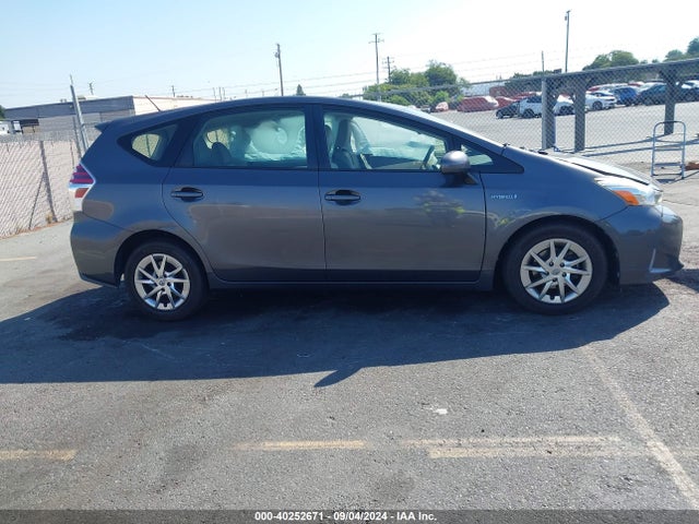 Toyota Prius V Four 2015 JTDZN3EU1FJ022422 Image 13