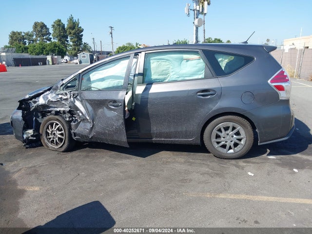 Toyota Prius V Four 2015 JTDZN3EU1FJ022422 Image 14