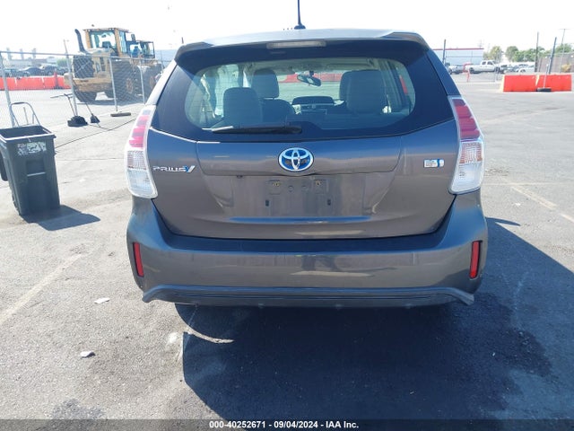 Toyota Prius V Four 2015 JTDZN3EU1FJ022422 Image 16