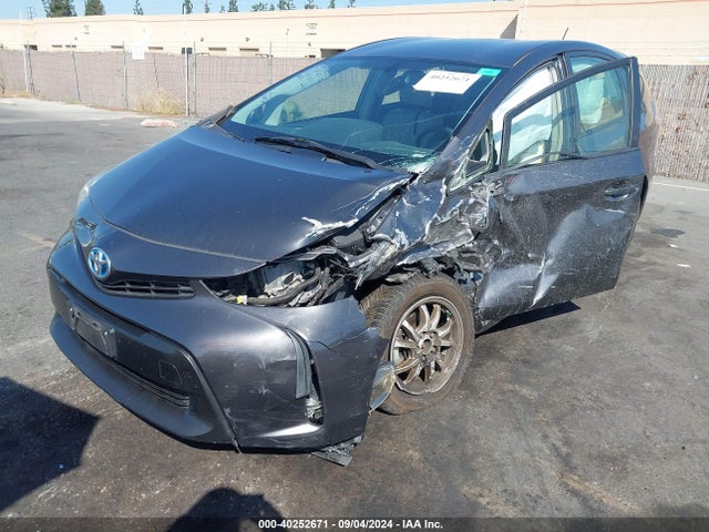 Toyota Prius V Four 2015 JTDZN3EU1FJ022422 Image 2
