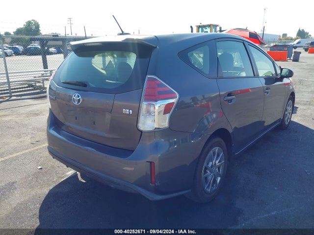 Toyota Prius V Four 2015 JTDZN3EU1FJ022422 Image 4