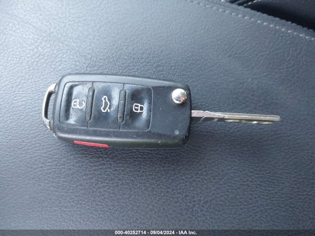 1VWBS7A32FC044686 Volkswagen Passat 1.8t Sport