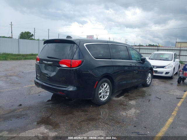 2C4RC1CG2NR153019 Chrysler Voyager Lx