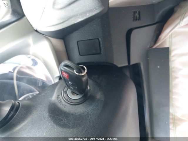 2T3WFREV4FW221302 Toyota Rav4 Xle