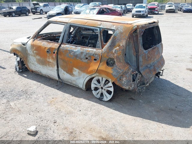 KIA SOUL + 2016 KNDJP3A55G7862174 Image 3