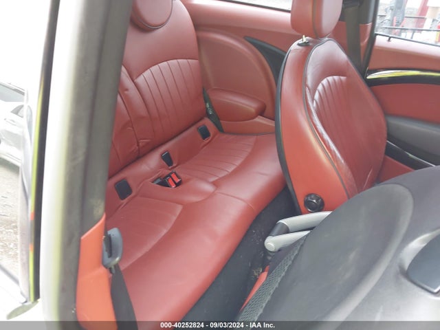 2007 MINI COOPER S WMWMF735X7TL88702 Photo 7