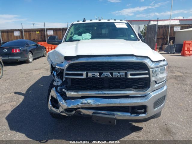 3C6UR5CJ3KG512575 RAM 2500 Tradesman  4x4 6'4 Box