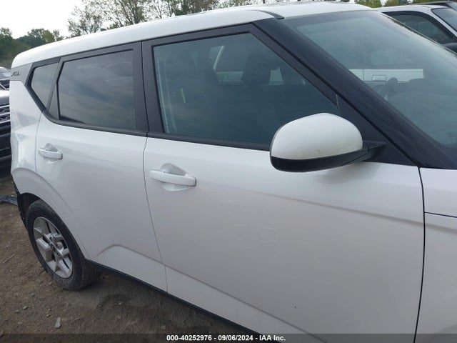 KIA SOUL LX 2022 KNDJ23AU4N7834689 Image 14