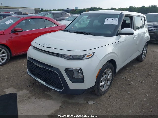 KIA SOUL LX 2022 KNDJ23AU4N7834689 Image 2
