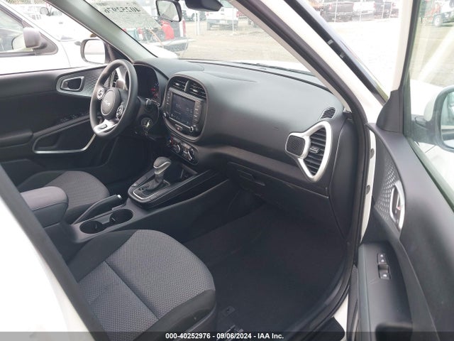 KIA SOUL LX 2022 KNDJ23AU4N7834689 Image 5