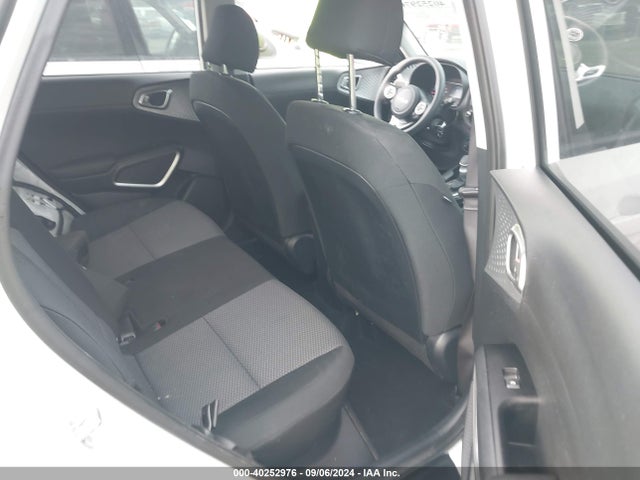 KIA SOUL LX 2022 KNDJ23AU4N7834689 Image 8