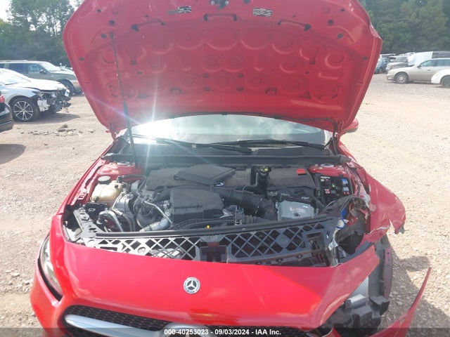 WDD3G4EB8KW020531 Mercedes-Benz A 220