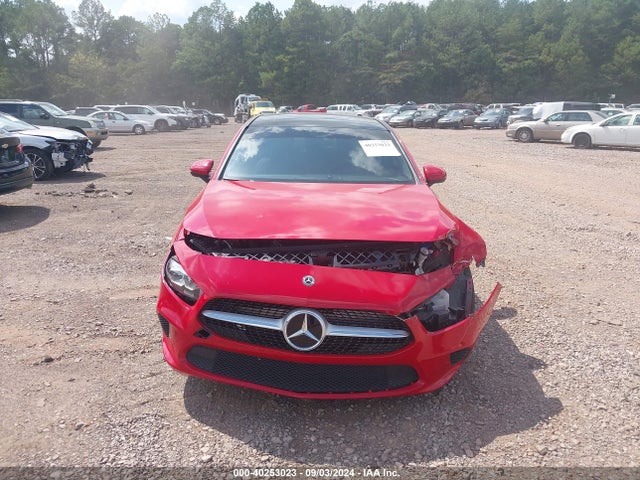 WDD3G4EB8KW020531 Mercedes-Benz A 220