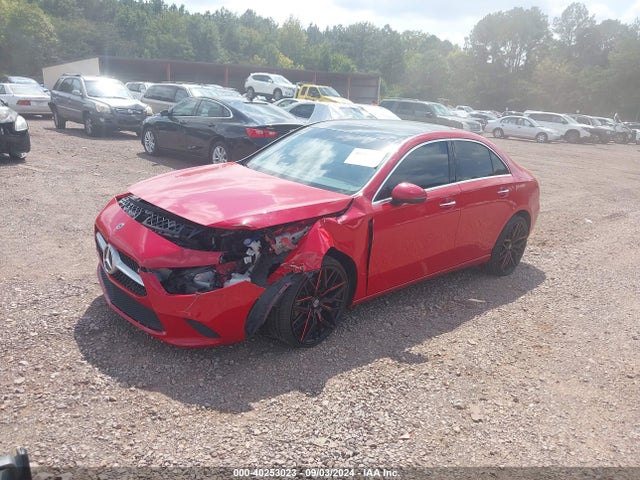 WDD3G4EB8KW020531 Mercedes-Benz A 220