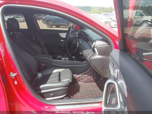 WDD3G4EB8KW020531 Mercedes-Benz A 220