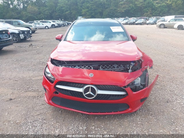 WDD3G4EB8KW020531 Mercedes-Benz A 220