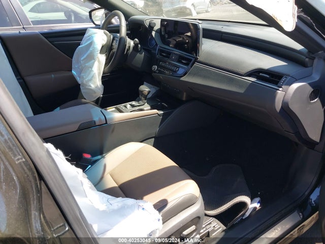 Lexus ES 300H 2024 58ADA1C11RU040977 Image 5