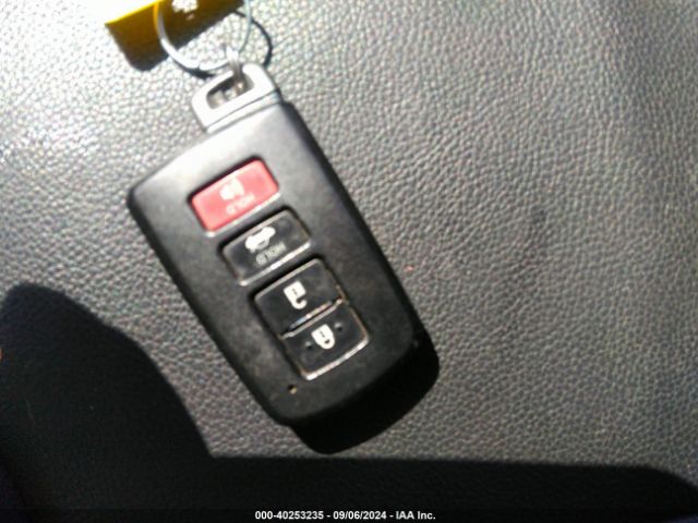 2T1BURHE7HC812026 Toyota Corolla Xle