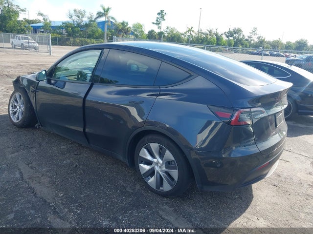2024 TESLA MODEL Y 7SAYGDED0RF092181 Photo 2