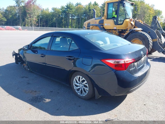 Toyota COROLLA LE 2018 2T1BURHE4JC008501 Image 3