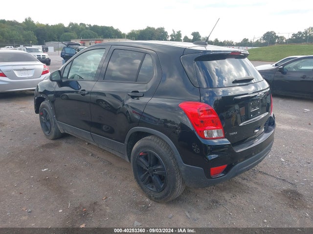 Chevrolet TRAX LS 2019 3GNCJKSB1KL360525 Image 3
