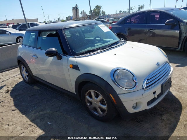 2007 MINI COOPER WMWMF33517TT54060 Photo 0