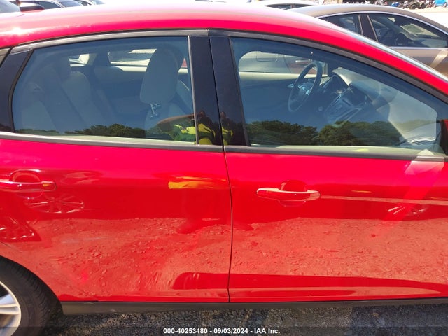 Ford FOCUS SE 2014 1FADP3K21EL283730 Image 13