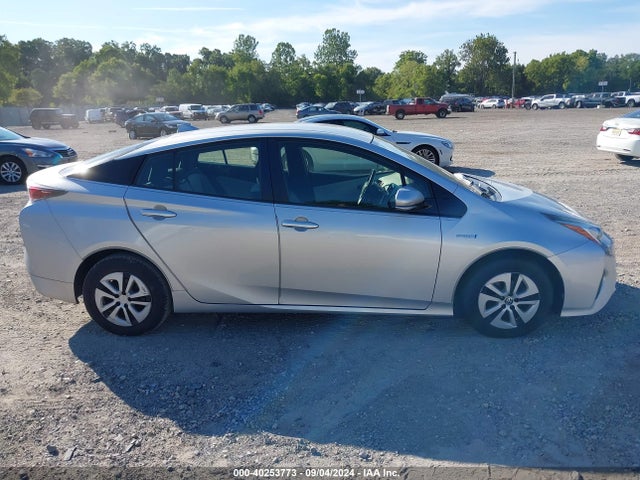 Toyota Prius Three 2016 JTDKARFU0G3518753 Image 13