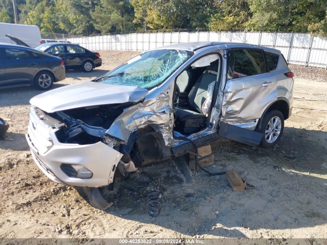 Ford ESCAPE SE 2017 1FMCU0GD5HUE29113 Image 2