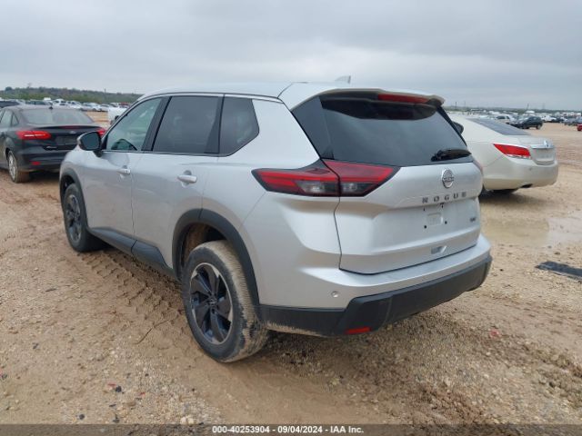 5N1BT3BA5RC692612 Nissan Rogue Sv Fwd