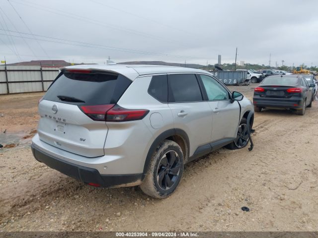 5N1BT3BA5RC692612 Nissan Rogue Sv Fwd