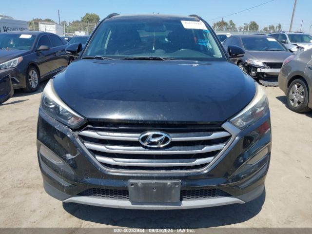 KM8J33A27HU569635 Hyundai Tucson Value
