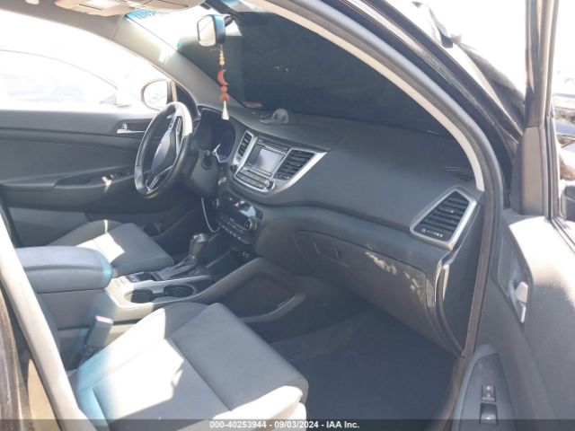 KM8J33A27HU569635 Hyundai Tucson Value