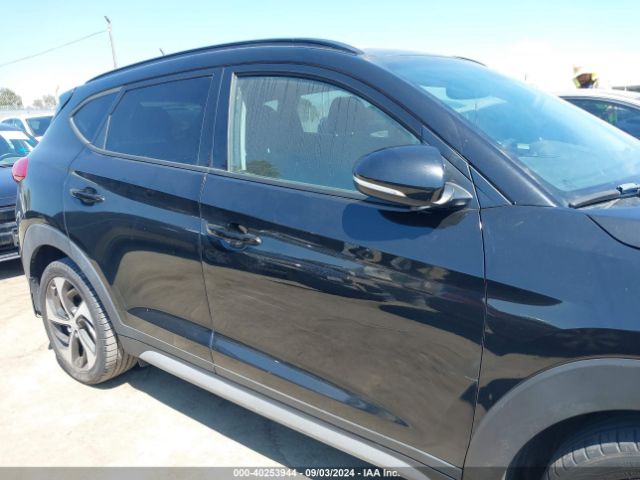 KM8J33A27HU569635 Hyundai Tucson Value