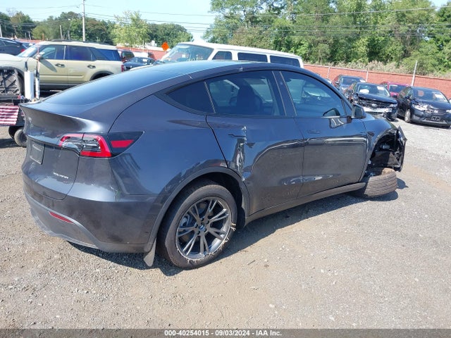 2024 TESLA MODEL Y 7SAYGDEE0RA301439 Photo 3