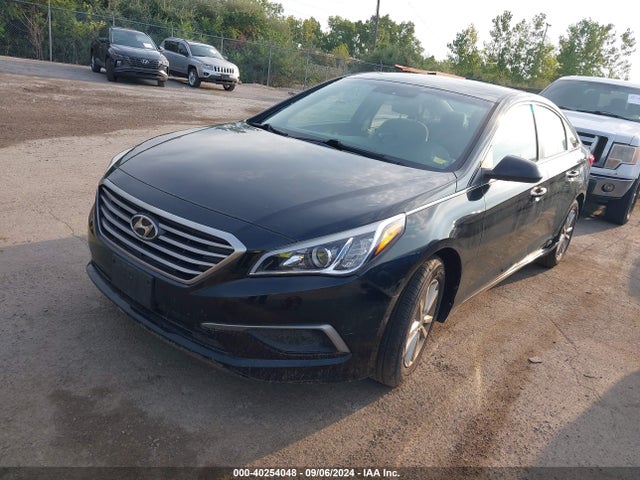 Hyundai SONATA SE 2016 5NPE24AFXGH421148 Image 2
